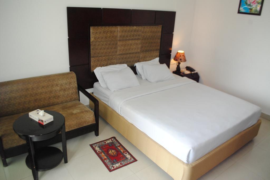 Hotel Mishuk Cox's Bazar Room photo