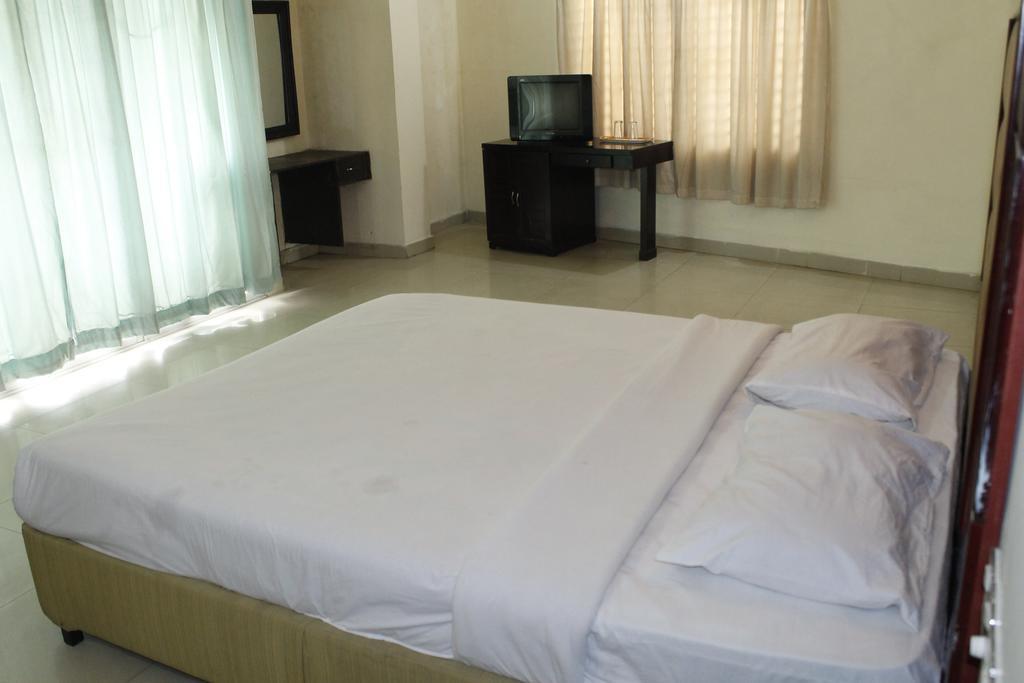 Hotel Mishuk Cox's Bazar Exterior photo